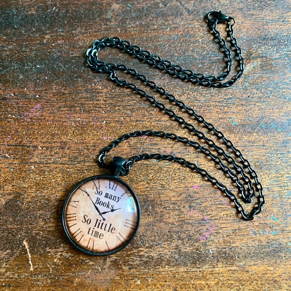 Book Pendant - So Many Books So Little Time NWOT - Picture 2 of 5
